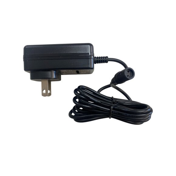 RCA Universal AC To DC Power Adapter With Switchable Voltage & Multiple Tips - Picture 5 of 7